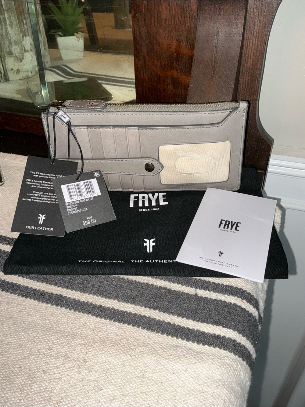 NWT Frye Melissa Leather Snap Card Wallet Shadow Light Gray Retail $98